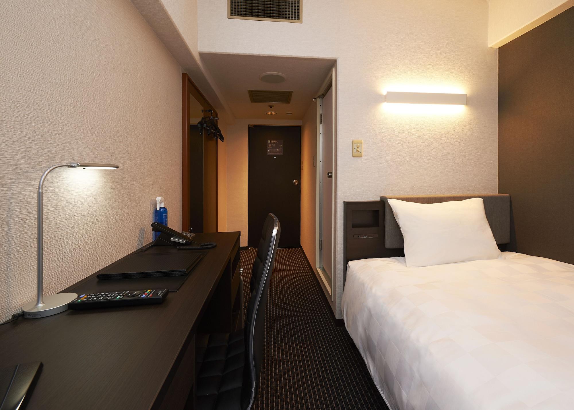 Hotel Consort Shin-Osaka Bagian luar foto