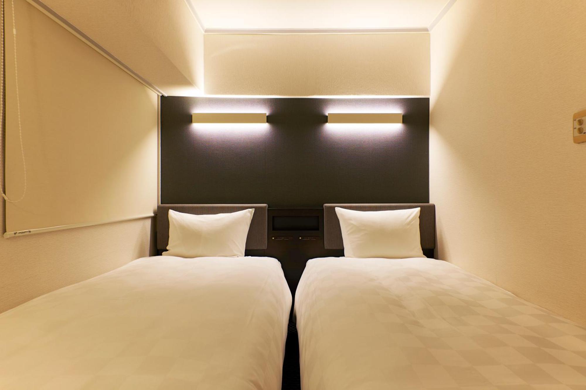 Hotel Consort Shin-Osaka Bagian luar foto